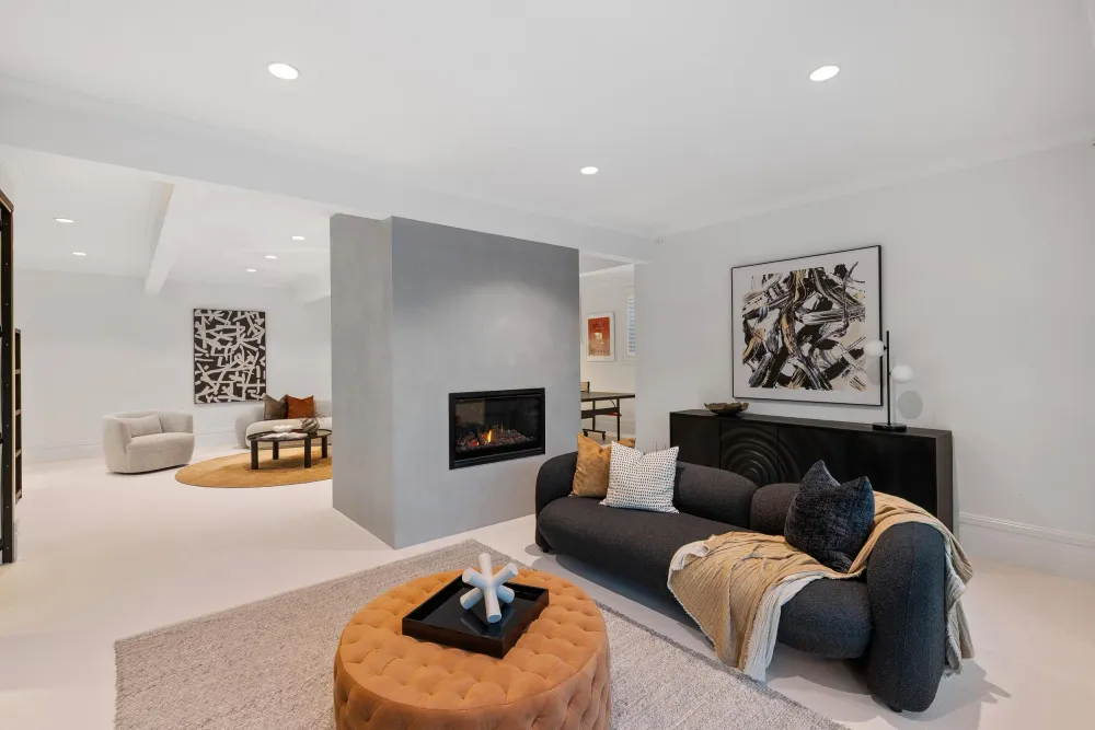 Photos of 25 Ridings Road