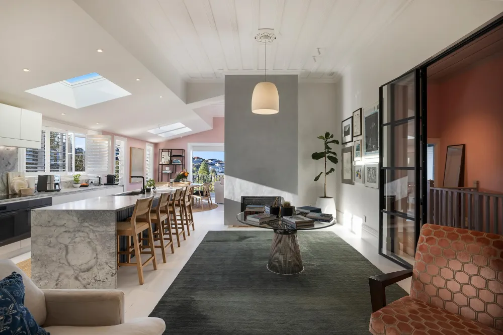 Photos of 25 Ridings Road