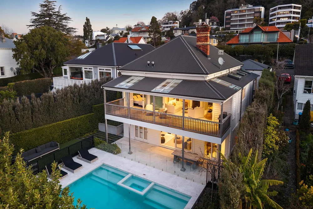Photos of 25 Ridings Road