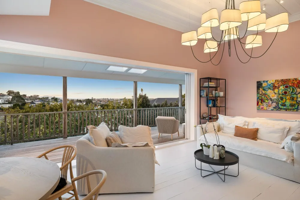 Photos of 25 Ridings Road