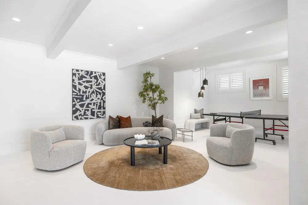 Photos of 25 Ridings Road