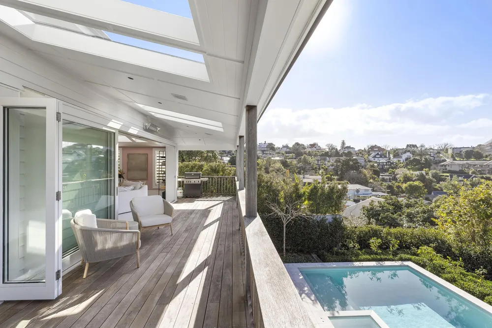 Photos of 25 Ridings Road