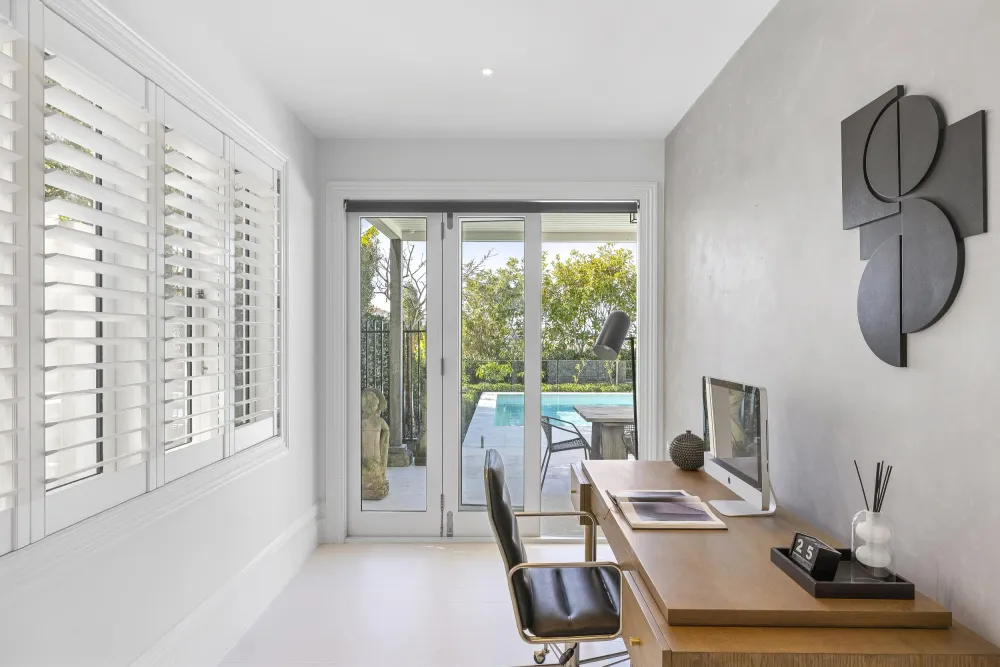 Photos of 25 Ridings Road