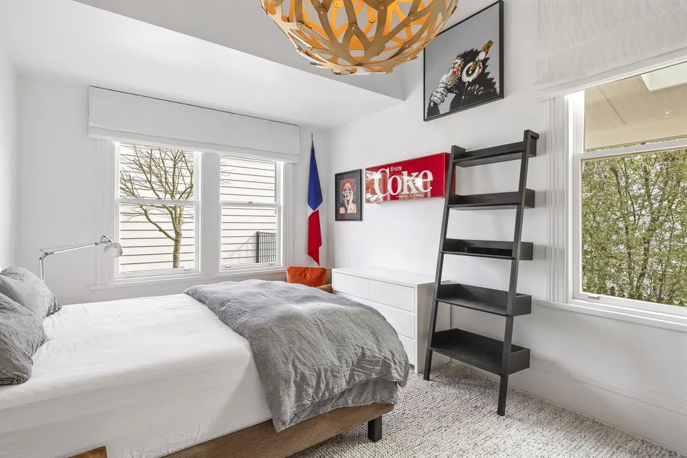 Photos of 25 Ridings Road