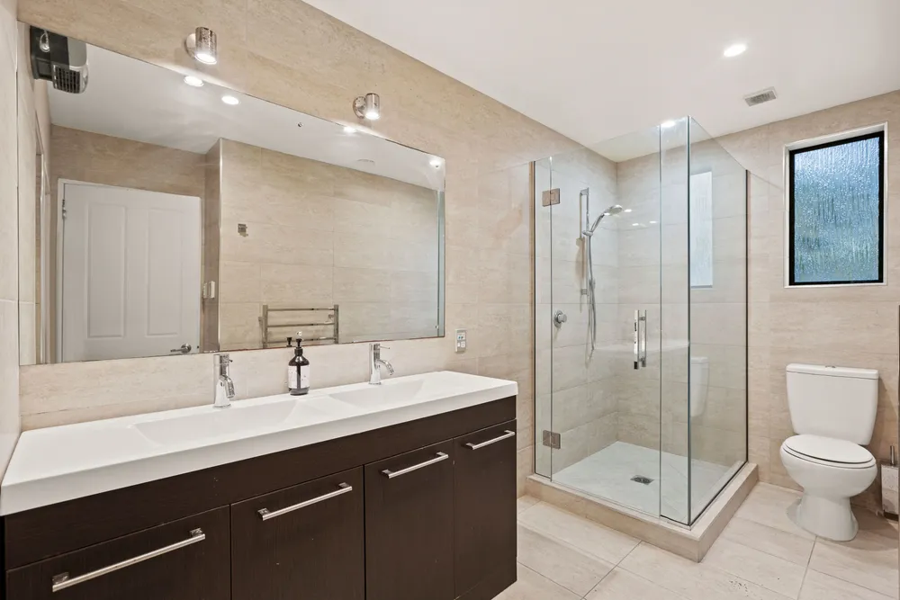 Photos of 8 Bayview Road
