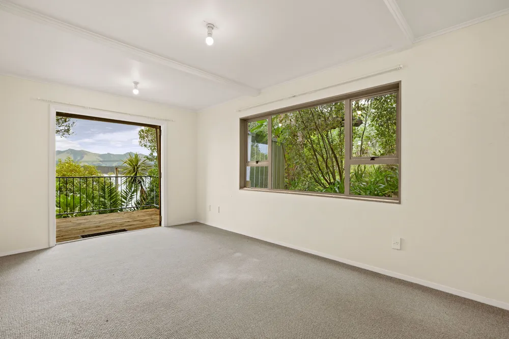 Photos of 8 Bayview Road