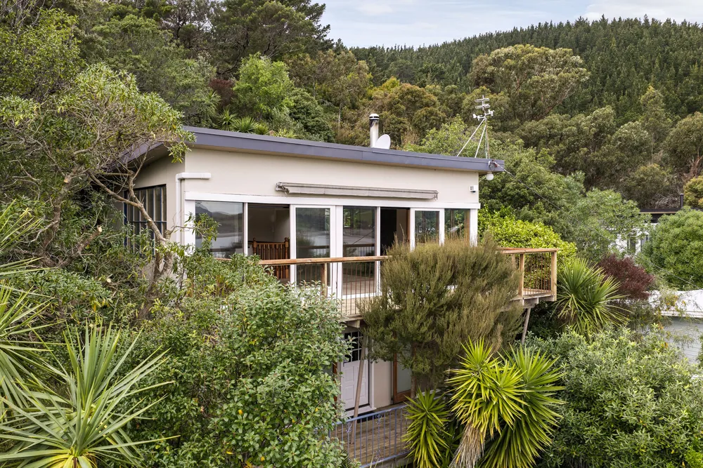 Photos of 8 Bayview Road