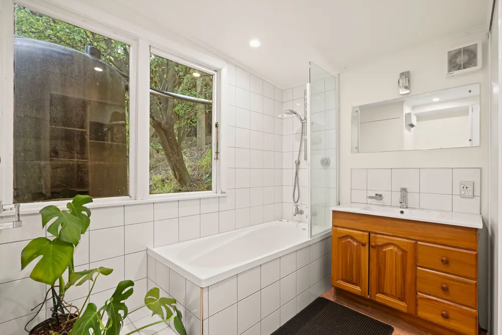 Photos of 8 Bayview Road