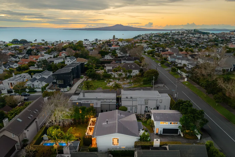Photos of 135 St Heliers Bay Road