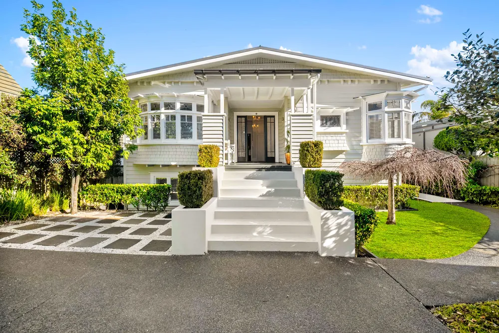 Photos of 135 St Heliers Bay Road
