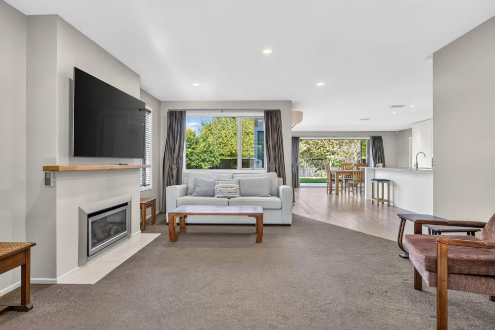Photos of 72 Jellicoe Drive