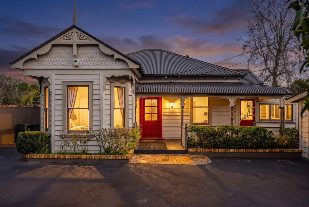 Photos of 17 Blockhouse Bay Road