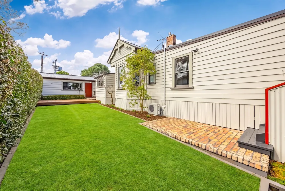 Photos of 17 Blockhouse Bay Road