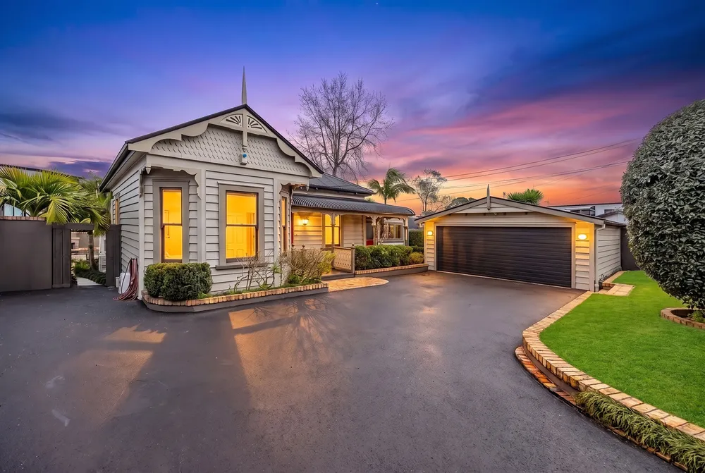 Photos of 17 Blockhouse Bay Road