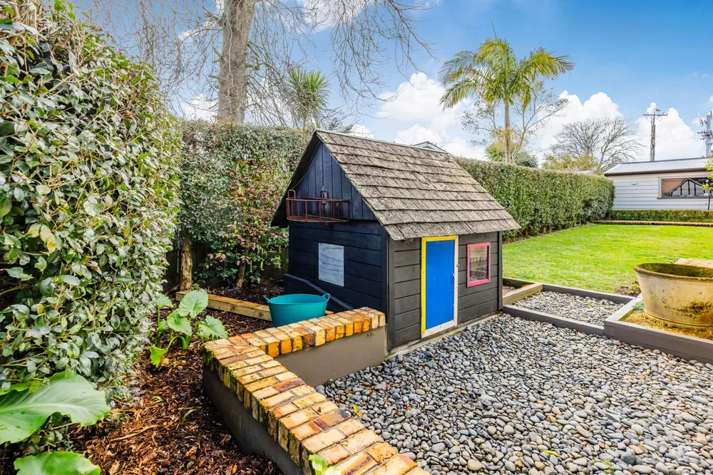 Photos of 17 Blockhouse Bay Road