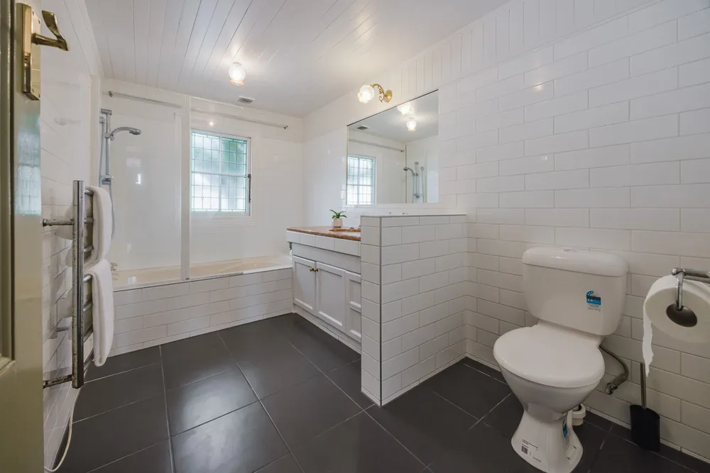Photos of 17 Blockhouse Bay Road