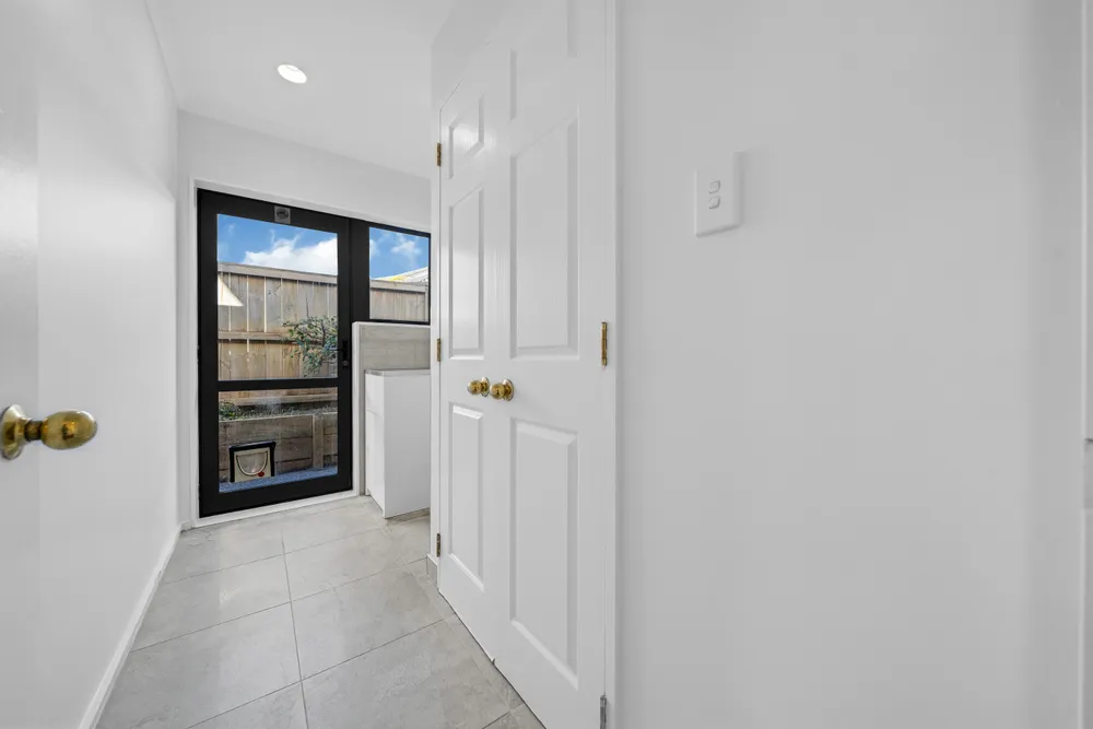 Photos of 2/12 Solana Court
