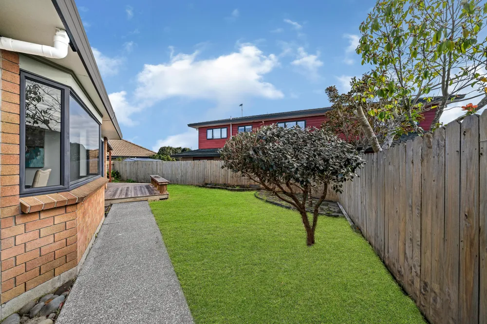 Photos of 2/12 Solana Court