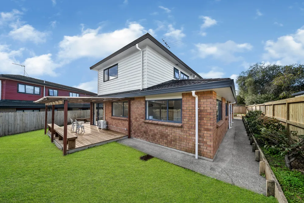 Photos of 2/12 Solana Court