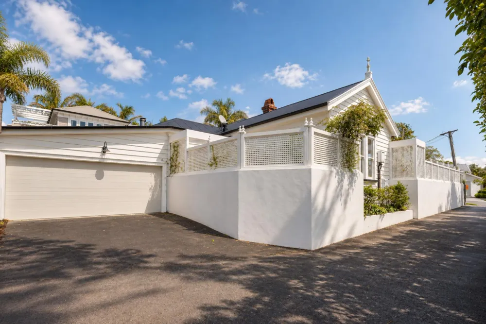 Photos of 35 Wallace Street