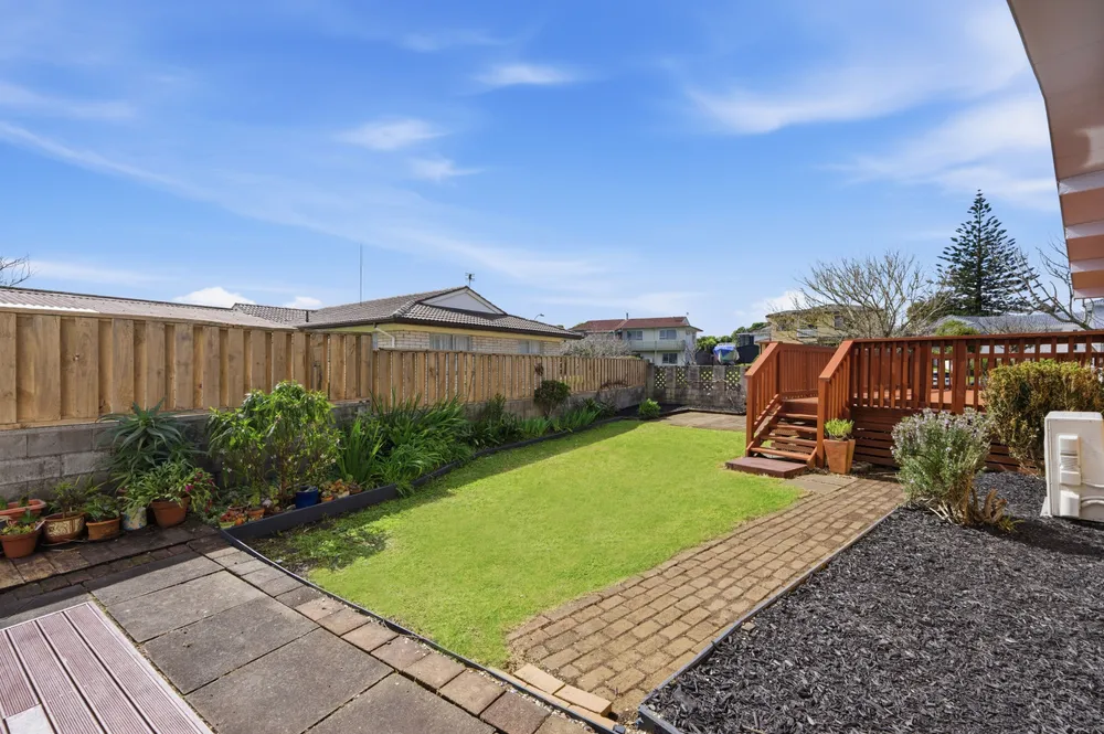 Photos of 9 Claresholm Place