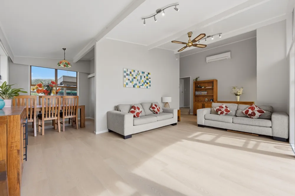 Photos of 9 Claresholm Place