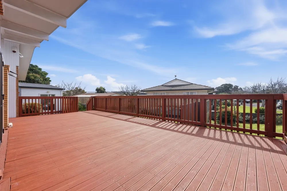 Photos of 9 Claresholm Place