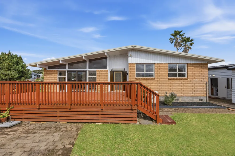 Photos of 9 Claresholm Place