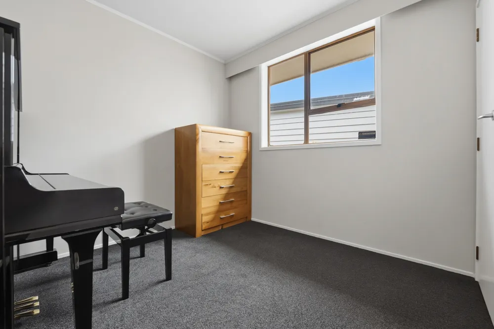 Photos of 9 Claresholm Place