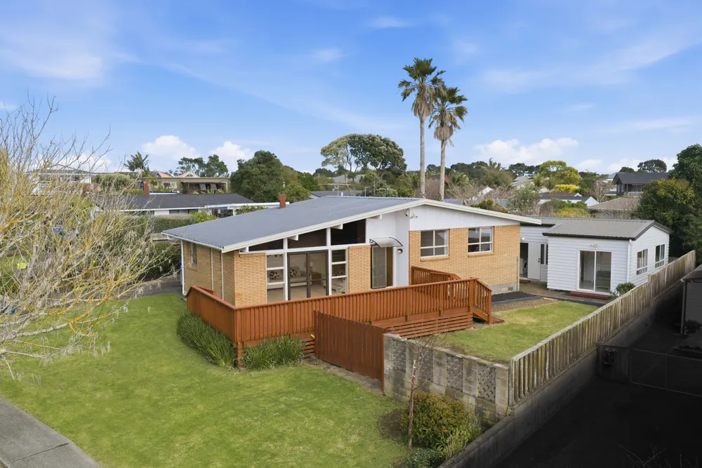 Photos of 9 Claresholm Place