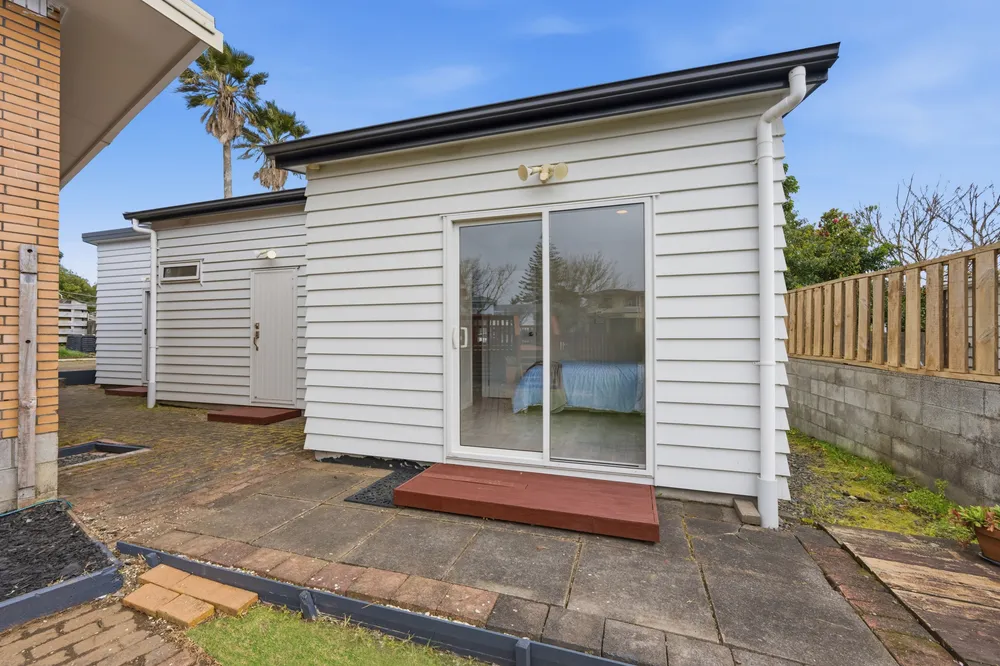 Photos of 9 Claresholm Place