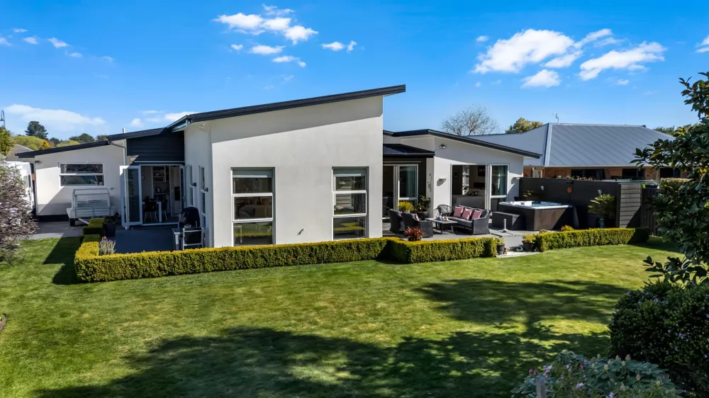 Photos of 29 Hemingway Place