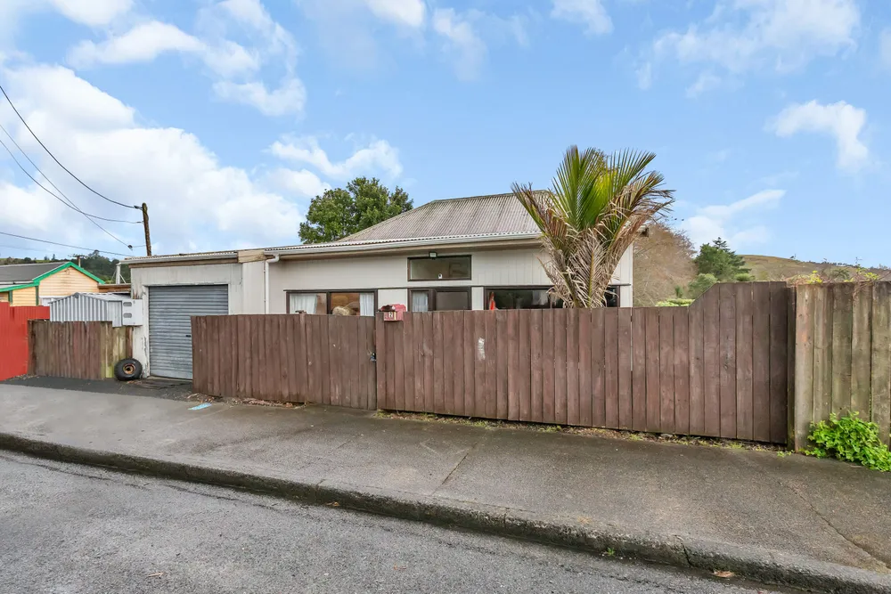 Photos of 2 Valley Road
