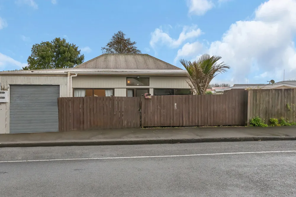 Photos of 2 Valley Road