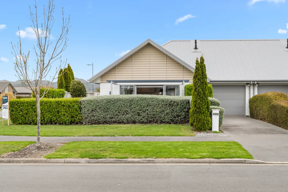Photos of 70 Kittyhawk Avenue