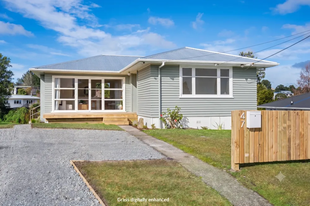 Photos of 47 Clotworthy Crescent