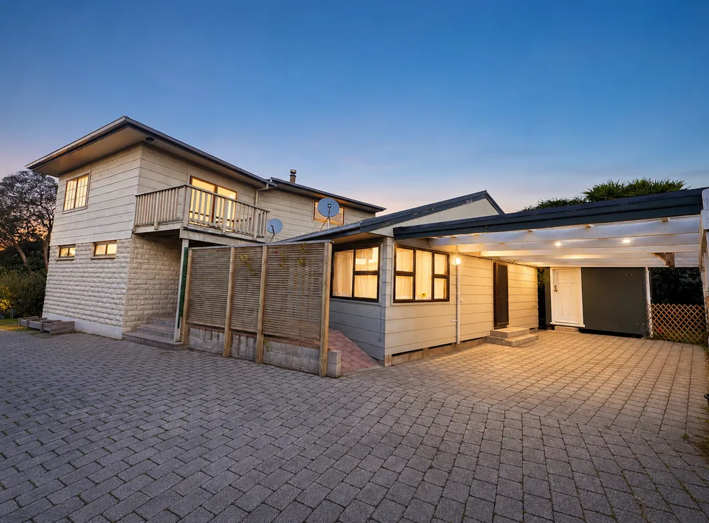 Photos of 20 Lysnar Street