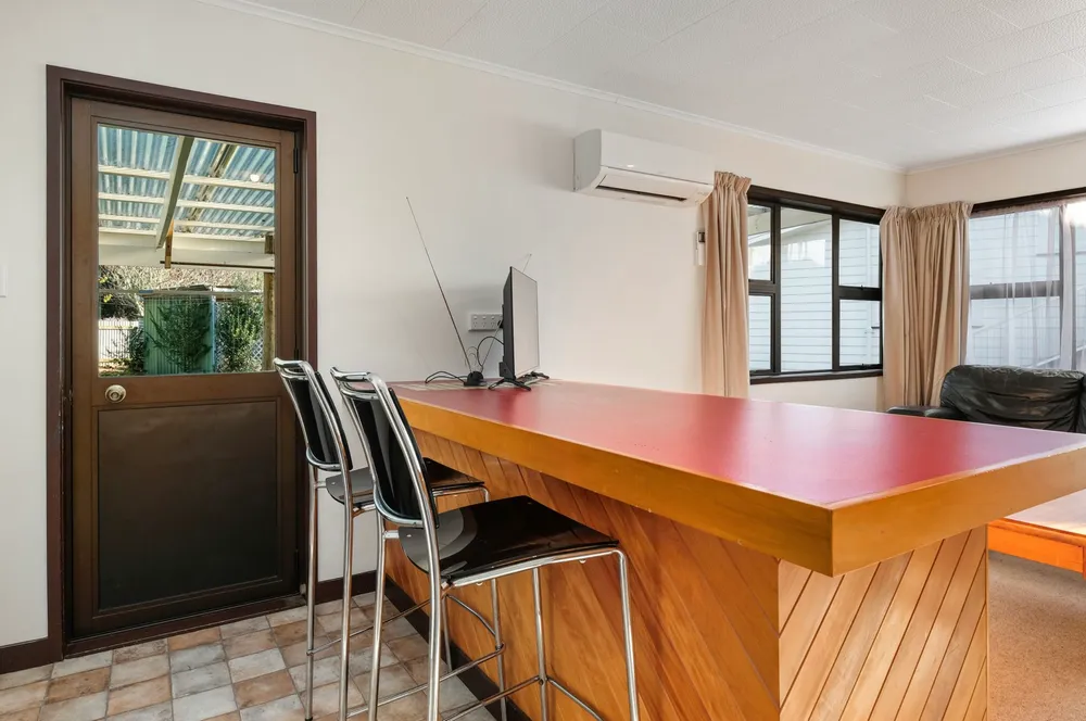 Photos of 20 Lysnar Street