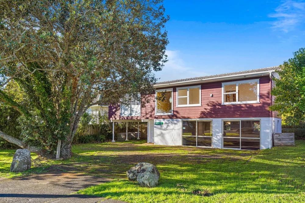 Photos of 4257 Great North Road