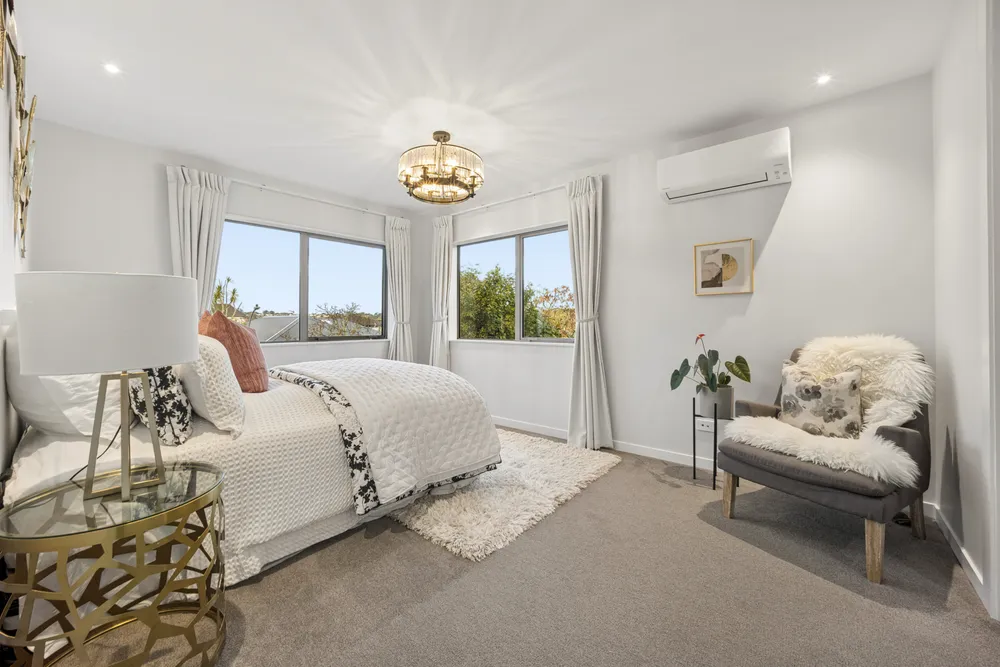 Photos of 6 Winhall Rise
