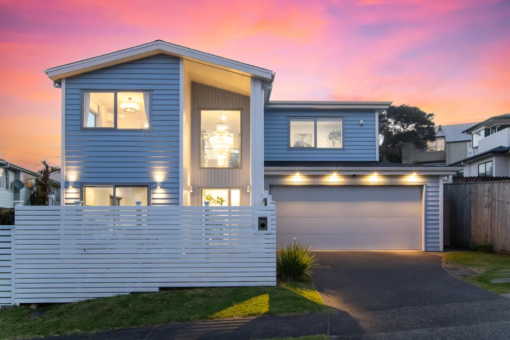 Photos of 6 Winhall Rise