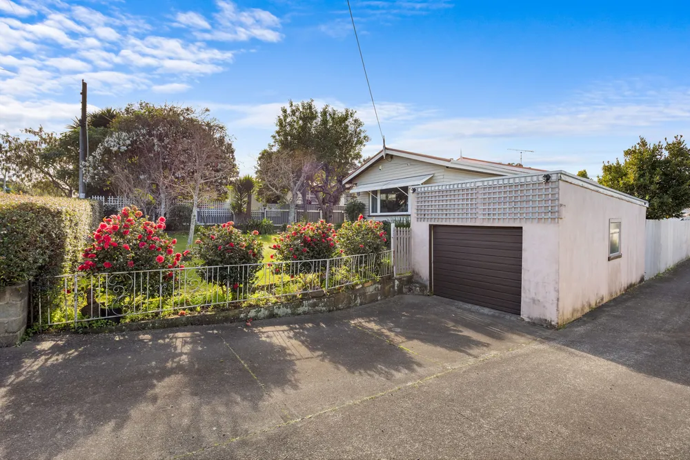 Photos of 30 Meadow Street