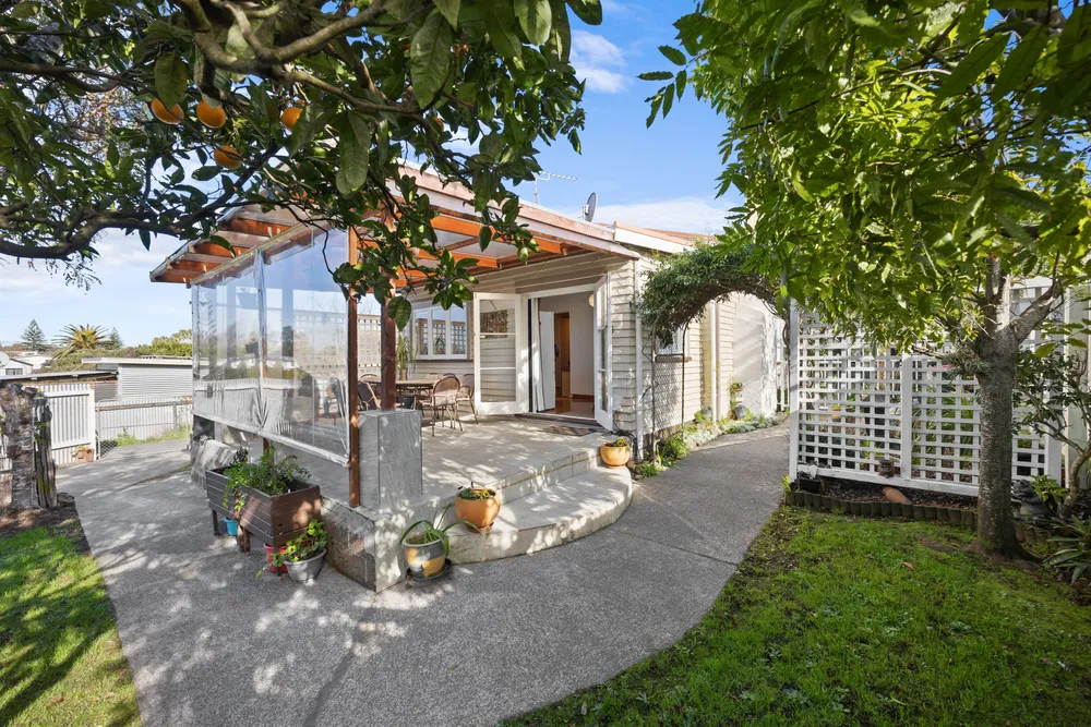Photos of 30 Meadow Street