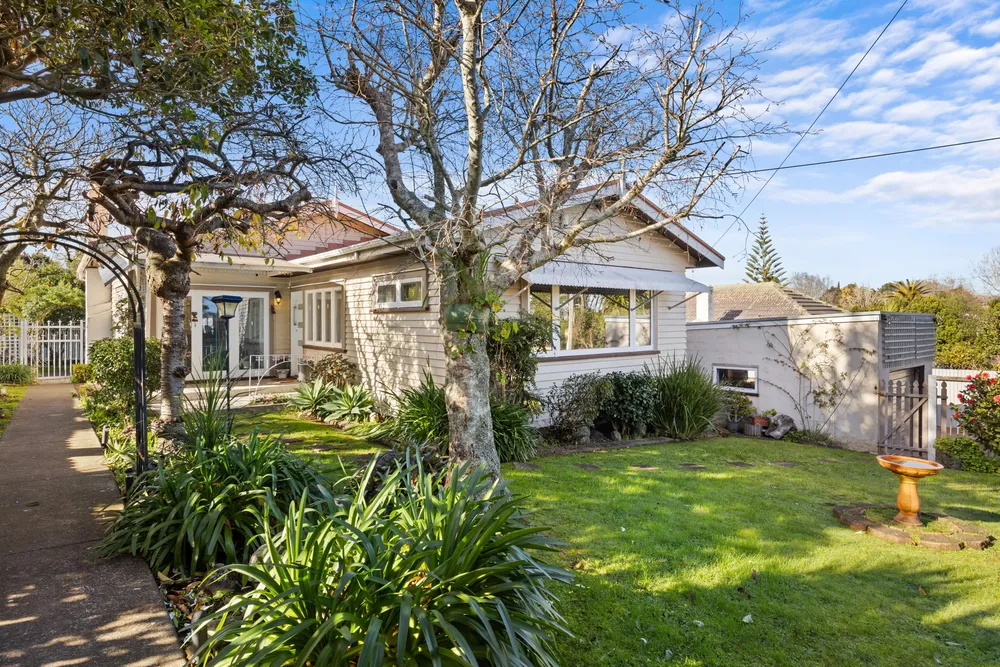 Photos of 30 Meadow Street