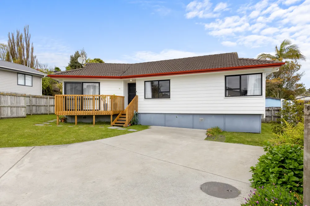 Photos of 54 Meadowood Drive