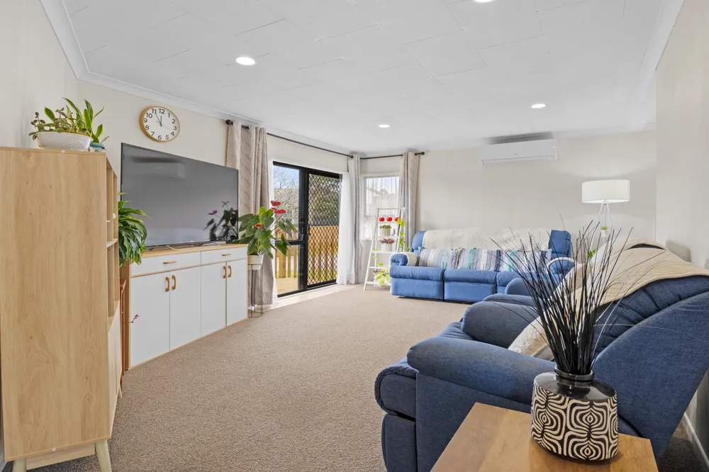 Photos of 54 Meadowood Drive