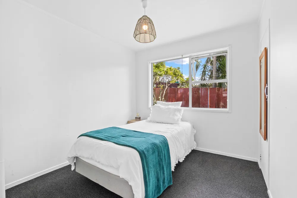 Photos of 54 Denby Crescent