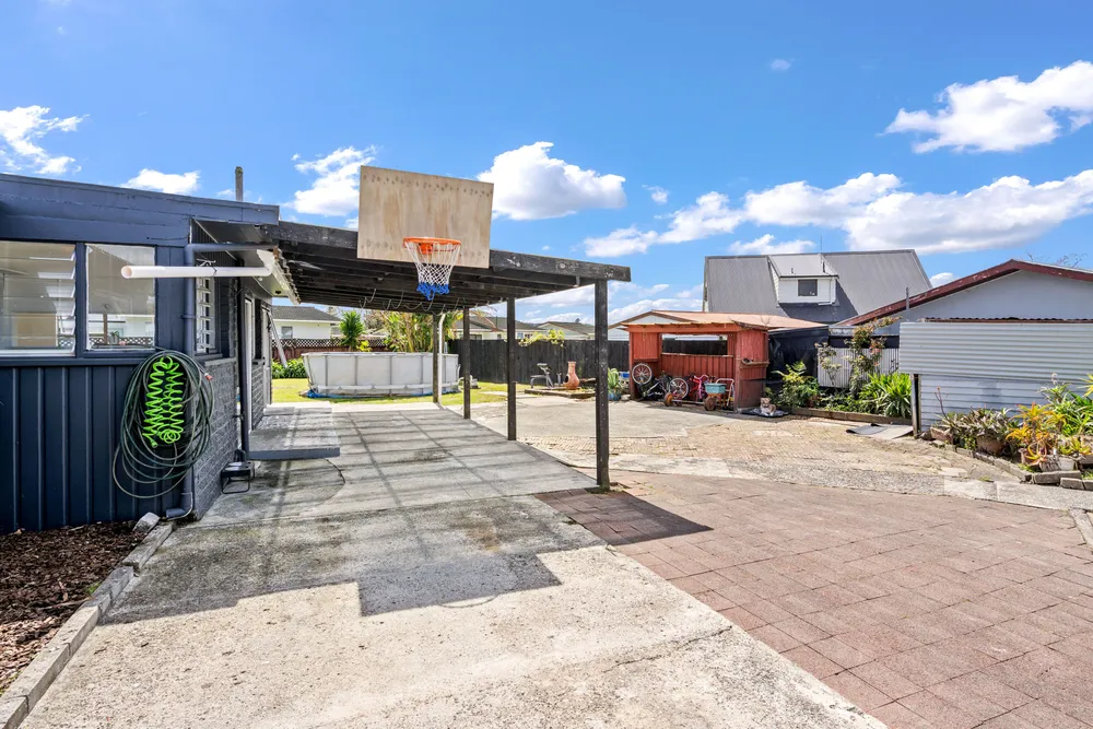 Photos of 54 Denby Crescent