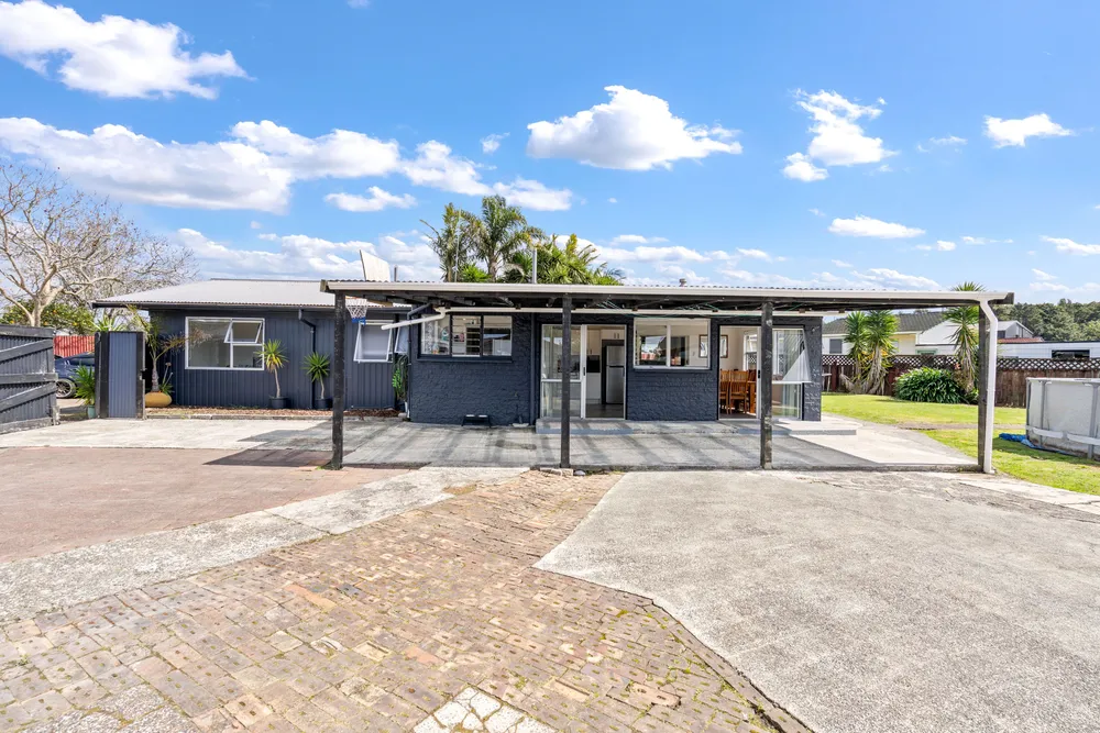 Photos of 54 Denby Crescent