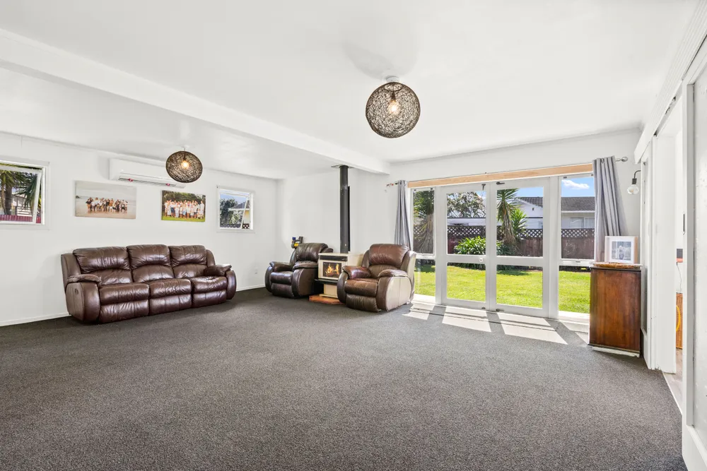 Photos of 54 Denby Crescent